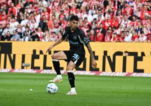 海洋之神590线路检测中心-记者：勒沃库森为帕拉西奥斯标价7000万欧，球员本赛季38场1球6助