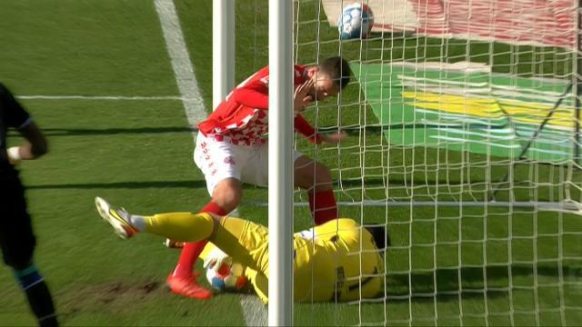 海洋之神590线路检测中心-德甲赛场出现神奇一幕：门线技术抽风，VAR纠正判罚