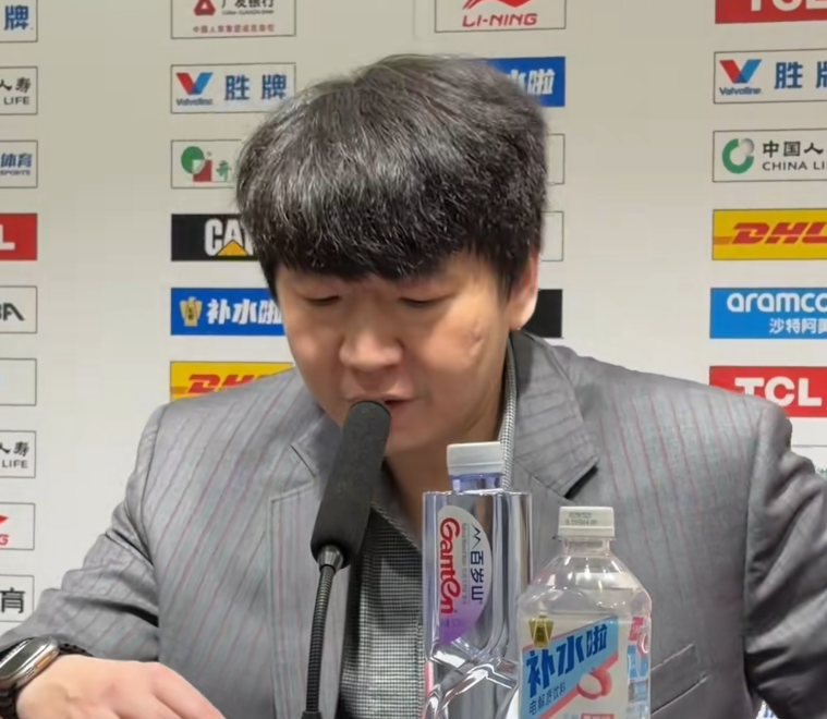 胜宁波发布会！邱彪点赞2后卫攻守输出，高诗岩力挺王证发挥！