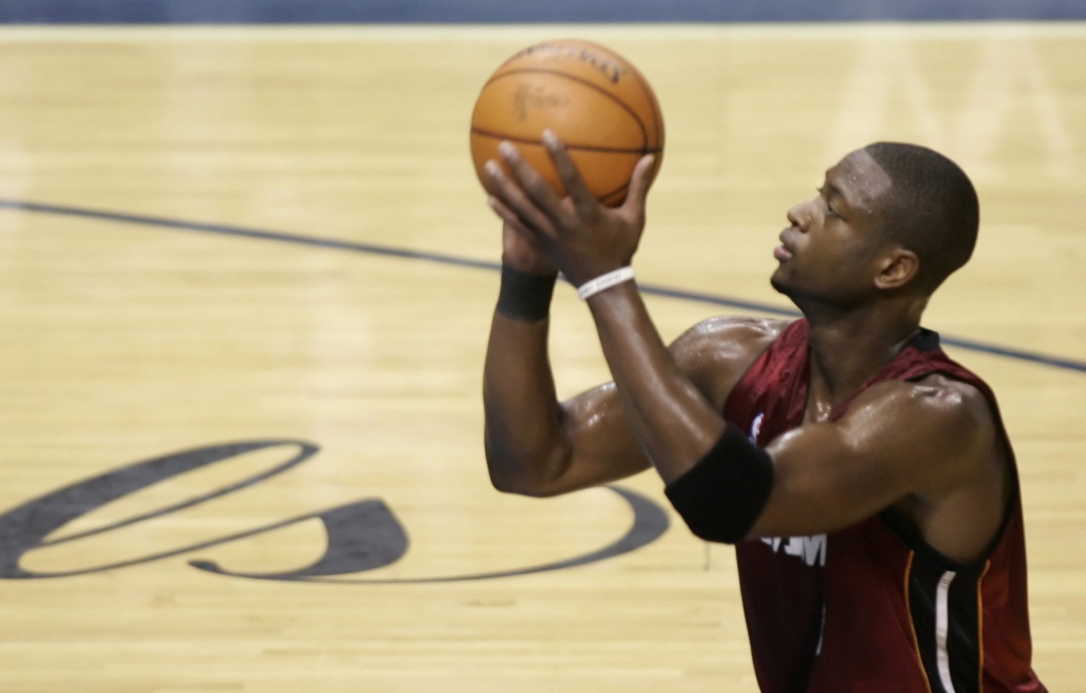 海洋之神590线路检测中心-贝弗利怒怼韦德：我不如你就不能评价你？照这逻辑就乔丹能说你？